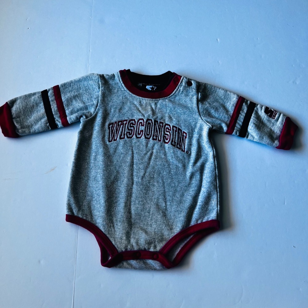 Vintage Starter Wisconsin‎ Badgers Bodysuit 3-6M Long Sleeve NCAA